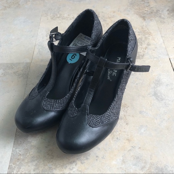 Black, professional, low heel - Picture 3 of 6